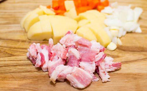 Nguyên Liệu Cần Thiết Với Cách Nấu Canh Khoai Tây Thịt Theo Đơn Giản Mà Ngon